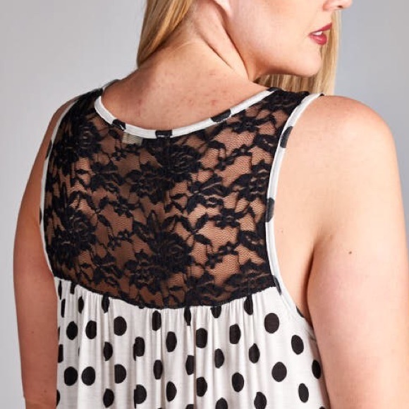 LAST ONE! Black & White Plus size lace tank top - Picture 2 of 3