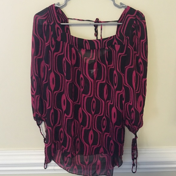 Blouse / Black & Pink pattern / Large