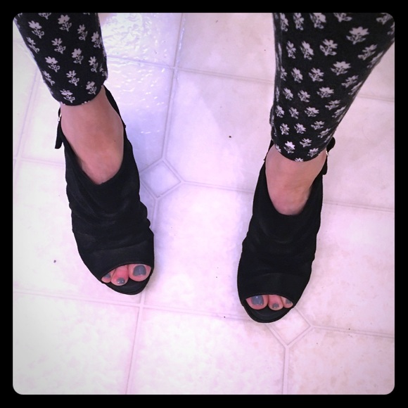 Mia black suede heels 7 👠