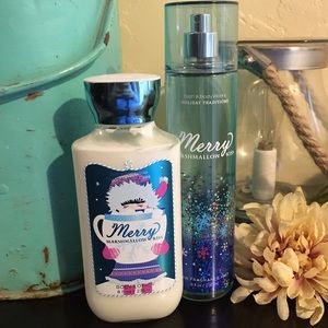 Merry marshmallow kiss