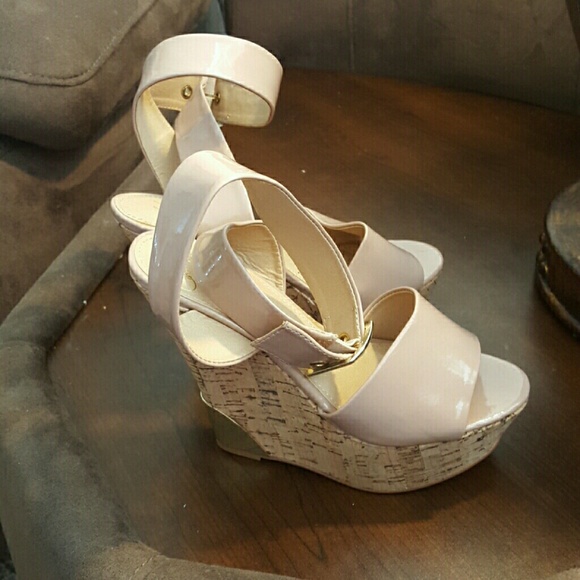 Colin Stuart Wedges - Picture 3 of 4