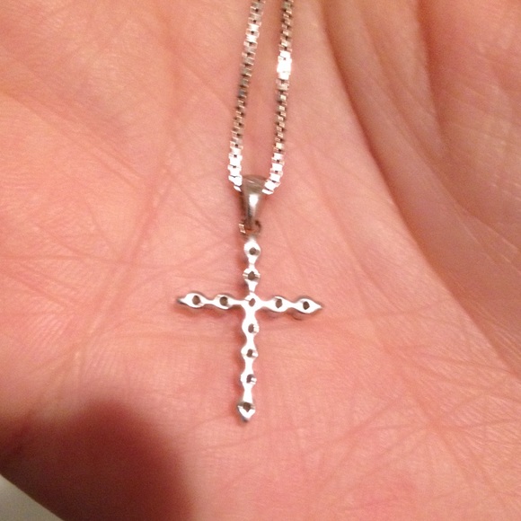 ππ SOLD ππ18K Diamond Cross Necklace - Picture 4 of 4