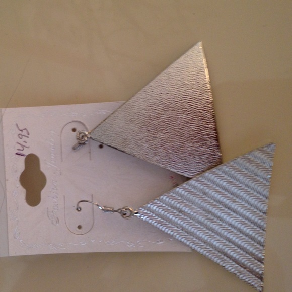 Dangle earrings