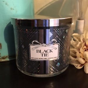 Black tie candle