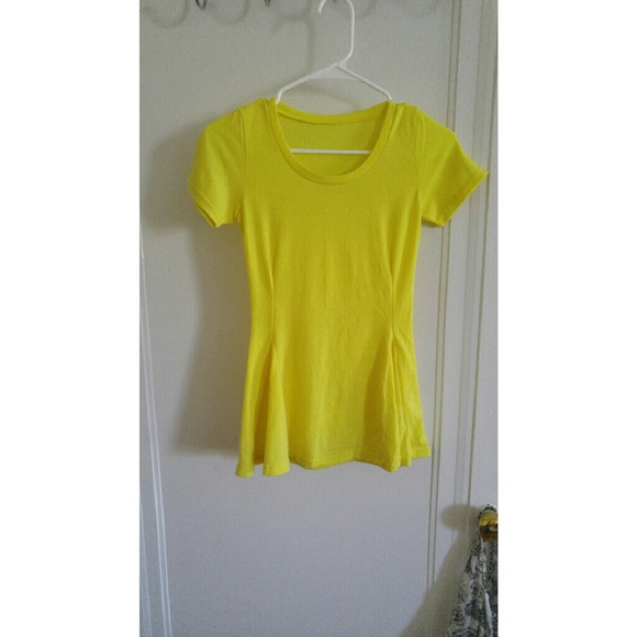 [SOLD]Yellow Peplum top - Picture 1 of 2