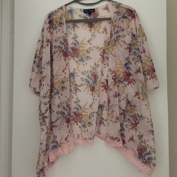 Light pink floral kimono