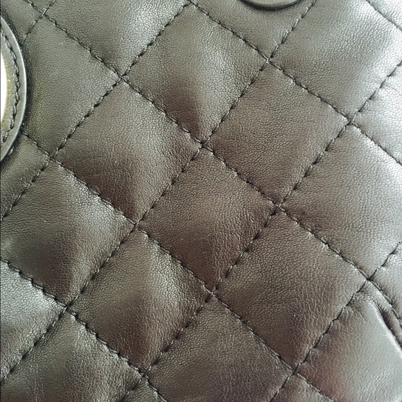 DKNY quilt leather bag additional photos. - Picture 4 of 4