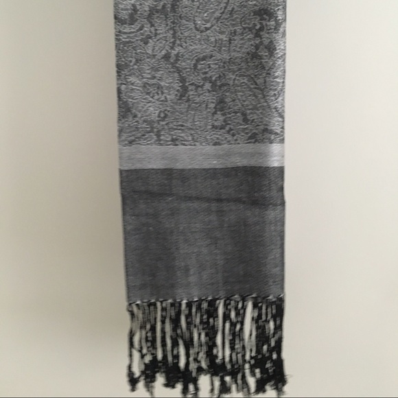 Scarf /shawl/ wrap