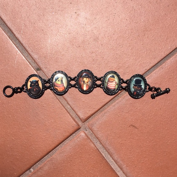 Classic Hardware Victorian Frame Bracelet