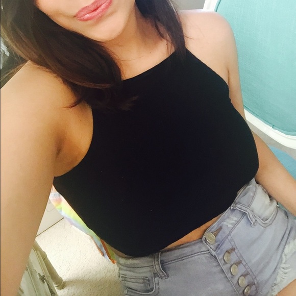 Crop top - Picture 2 of 2