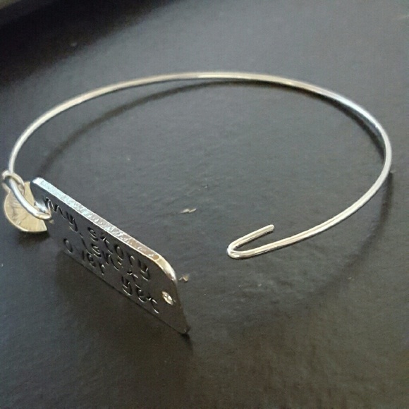 My Story Isn't Over Yet Semicolon Bangle Bracelet - Picture 2 of 2