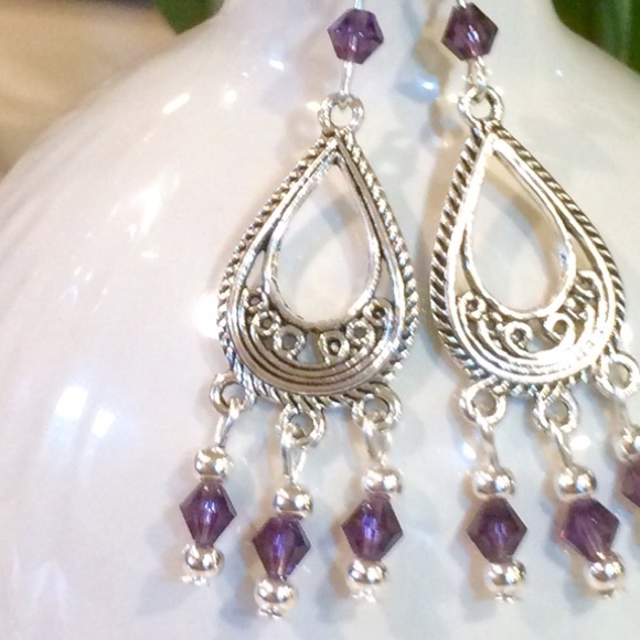 Purple Swarovski crystal earrings - Picture 2 of 2