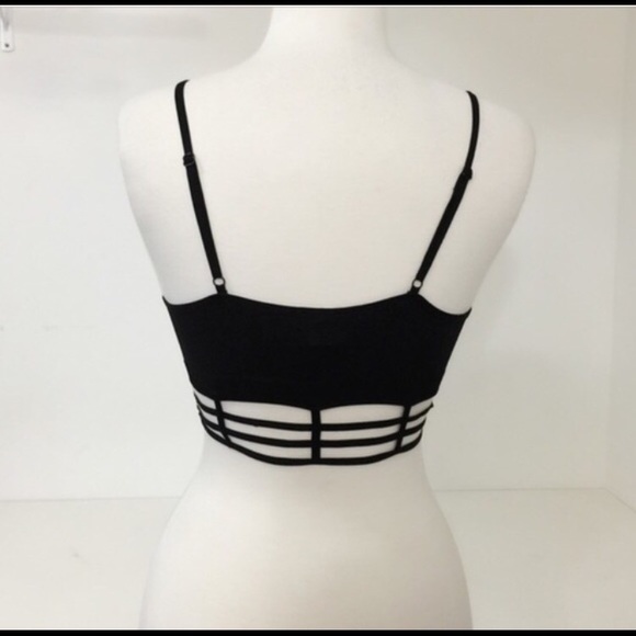 ‼️LAST ONE‼️ 🆕 Black Caged Bralette - Picture 2 of 4