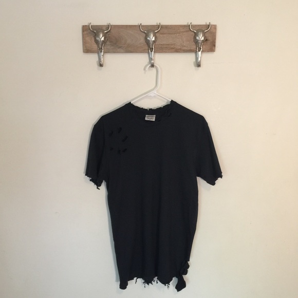 🚫Sold🚫🌚Distressed Tee in Black - Picture 4 of 4