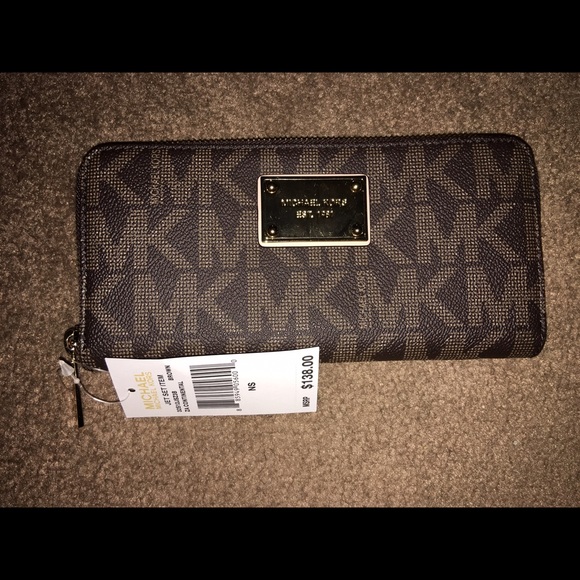 Mk jet set Wallet Brand New great condition ❤️