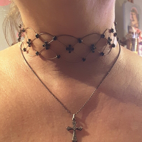 Extra pic of choker worn