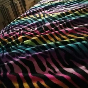 Meet your Posher, Leticia