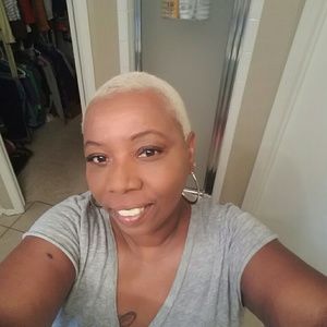 Meet your Posher, Sharon