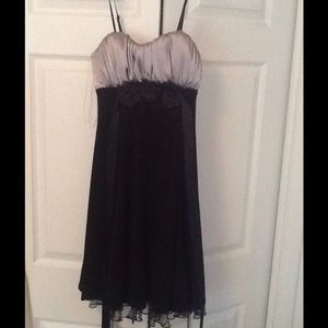 Snap silver and black strapless dress