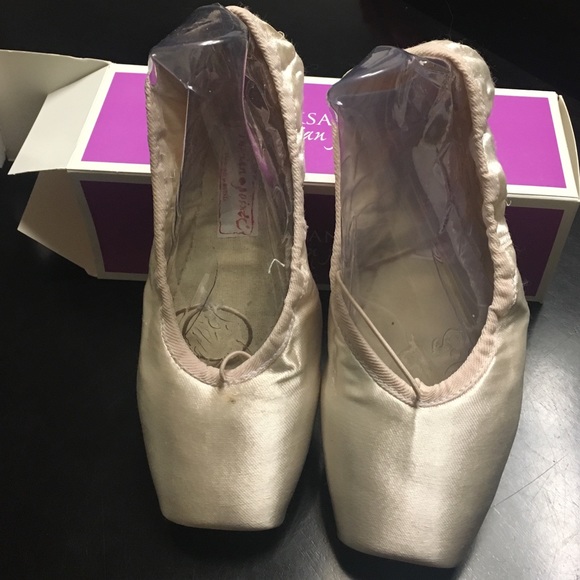 Aleksandra Russian pointe Ballet  shoes.