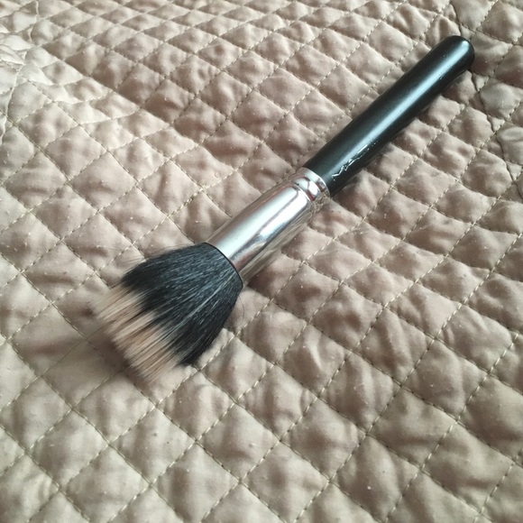 Mac brush