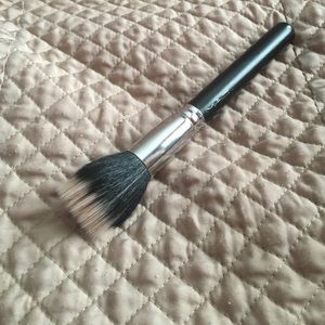 Mac brush