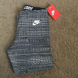 Nike Striped Leggings