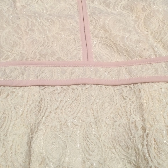 Strapless lace mini dress - Picture 2 of 2