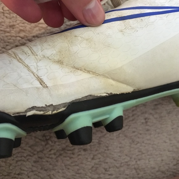 White Nike Soccer Cleats - Picture 3 of 3