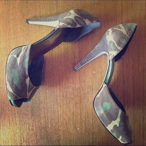 *VINTAGE!!* Nine West Suede Camo Heels