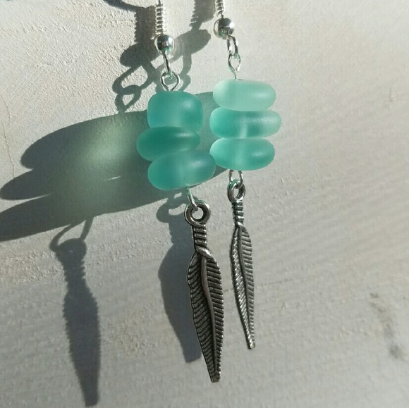 Beautiful boho feather earrings - Picture 2 of 4