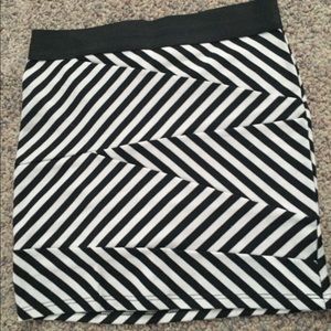 Black and white bodycon skirt