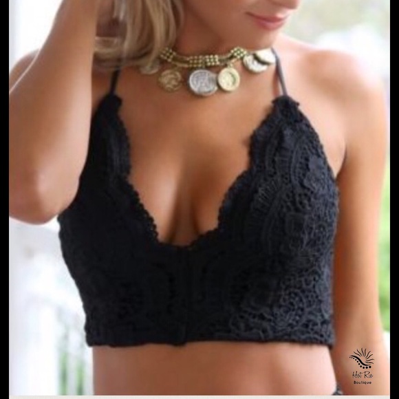 Tops - 🌷Black Lace Crop Top