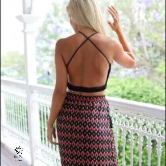 🌷Black Lace Crop Top - Picture 2 of 5