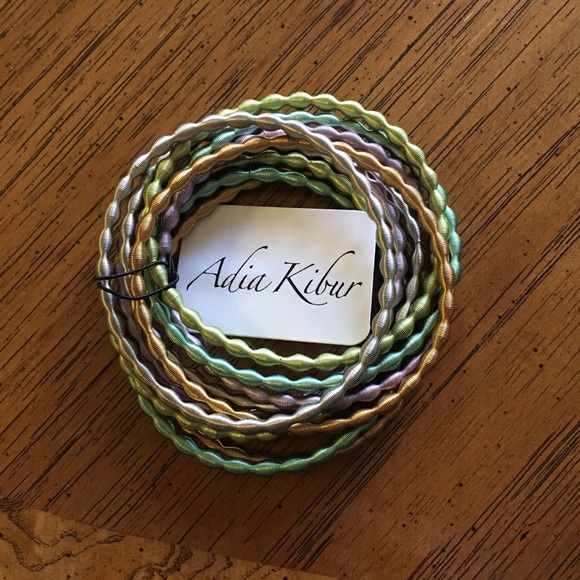 🚨1 Left!🚨 NWT Mix Metallic Wire Bracelet Set - Picture 2 of 4