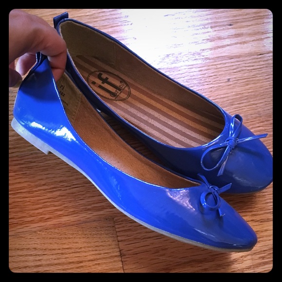 Blue flats - Picture 1 of 2