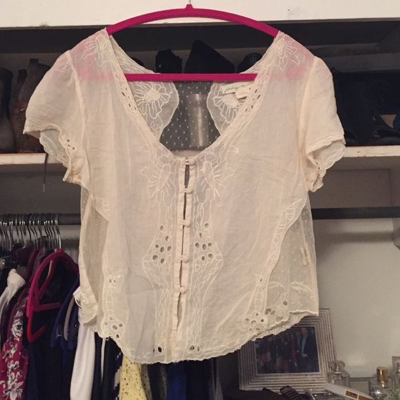 "Staring at stars" cropped lace top