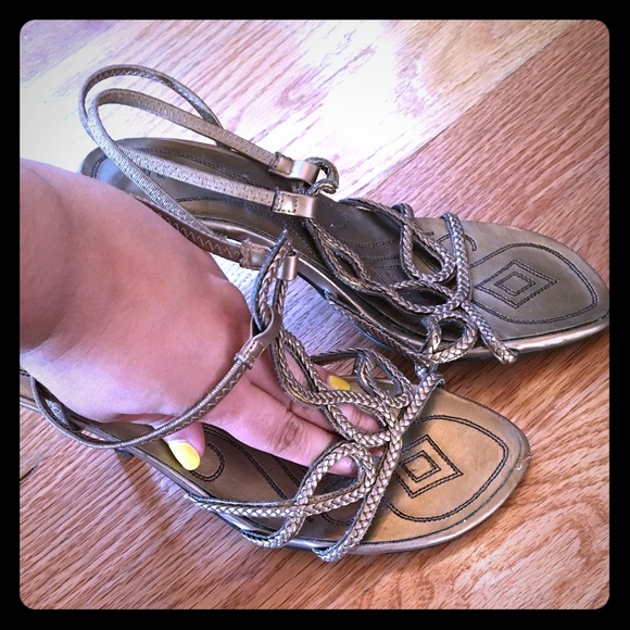 Gold twist heel sandals - Picture 1 of 3