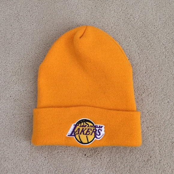 Great condition Lakers beanie