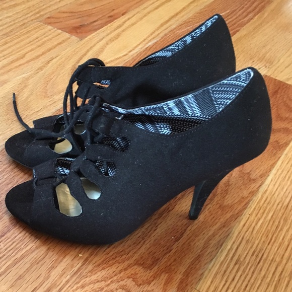 Black open toe heels - Picture 1 of 2