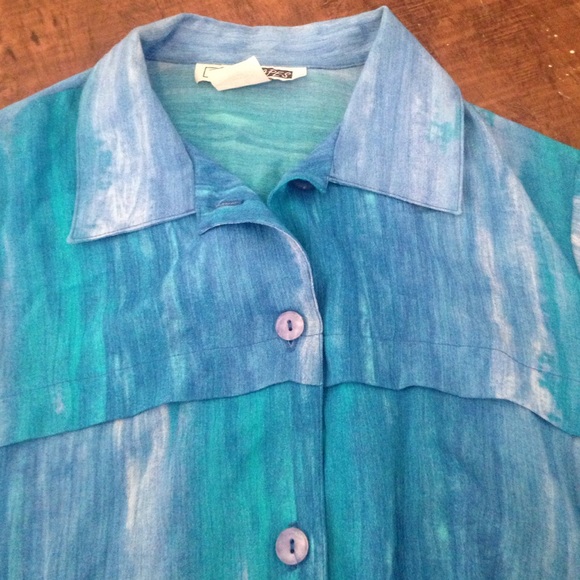 🐟 Shades of Blue Top - Picture 2 of 3