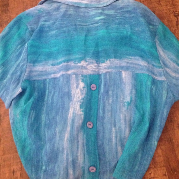 🐟 Shades of Blue Top - Picture 3 of 3