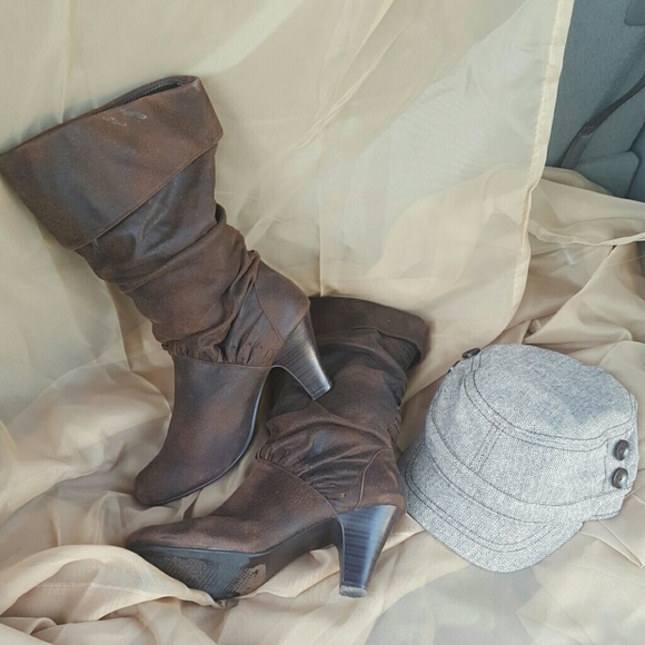 Boots & Cap - Picture 3 of 4