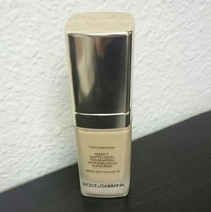 Dolce & Gabbana foundation