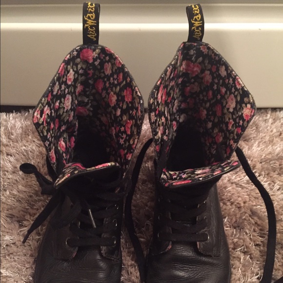 Leather Dr.Martens flower lining