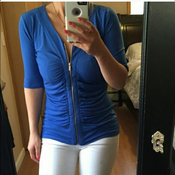Sold. Beautiful blue top zipper front - Picture 2 of 3