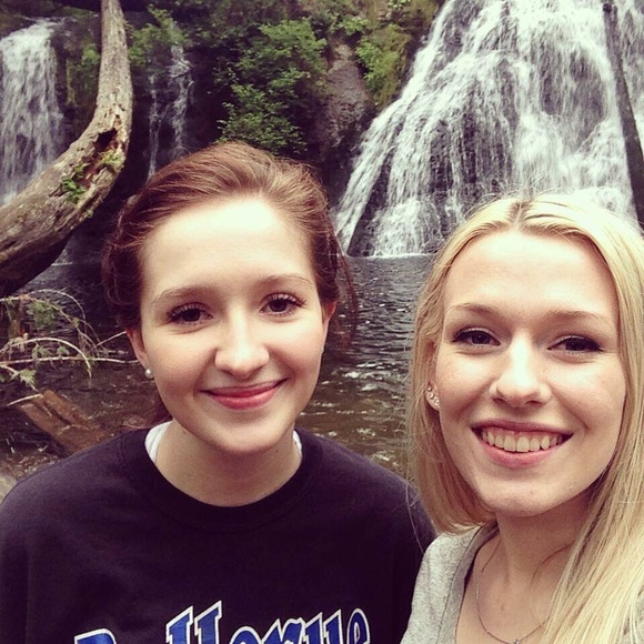 Meet your Posher, Haley - Picture 3 of 4