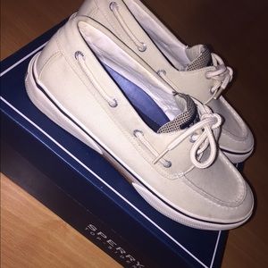 Sperry White mint condition!!! Men 8.5
