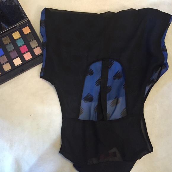 Black and blue blouse - Picture 4 of 6