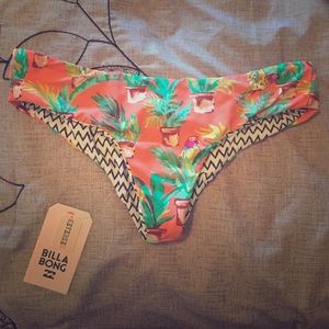 billabong cheeky coverage bikini! Reversible